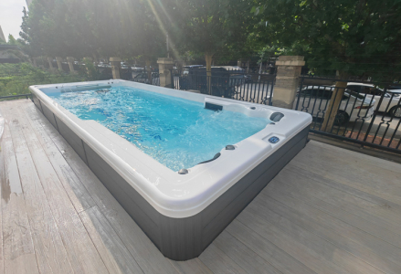 The Rise of Hot Tubs: Materials, Benefits, and Modern Usage Explained